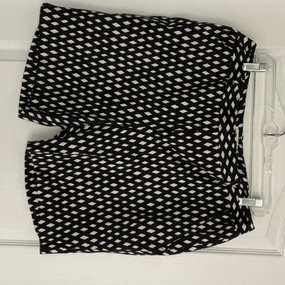 Coldwater Creek Black and White Patterned Women Shorts
